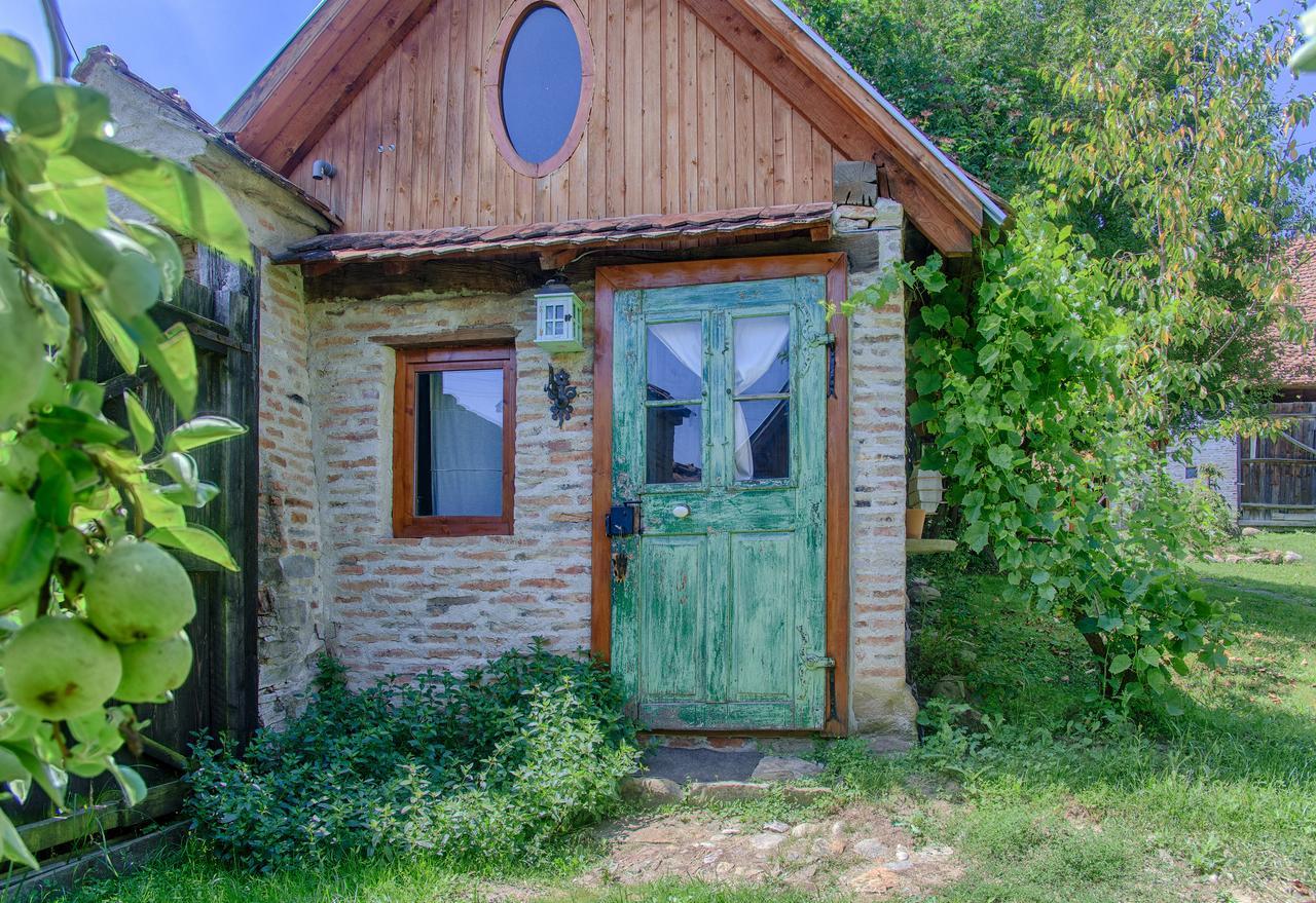 Dominic Boutique - Atelier Guest House Cloasterf ภายนอก รูปภาพ